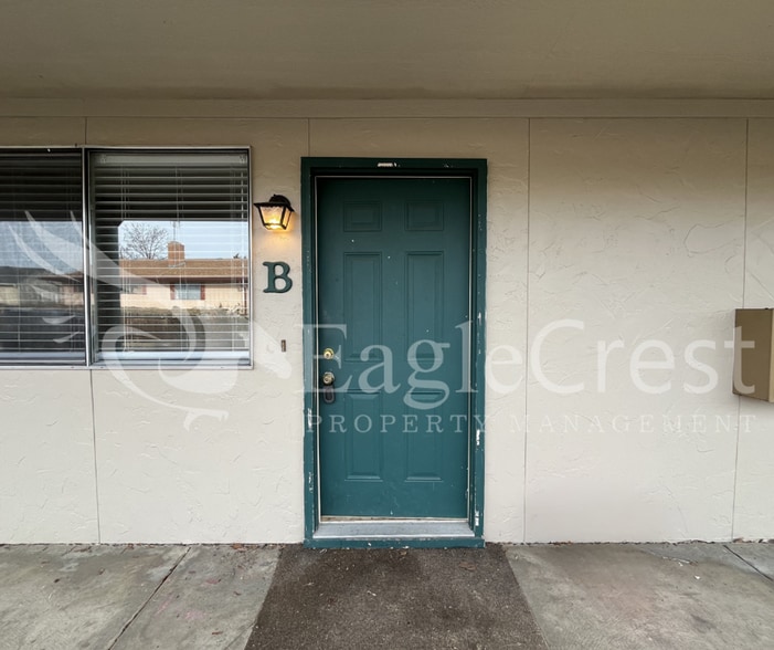 Building Photo - 17/19 S. Roosevelt