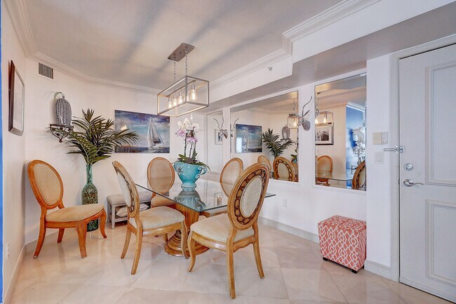 Building Photo - 3606 S Ocean Blvd