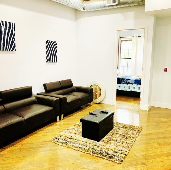 Building Photo - 1893 Pacific St