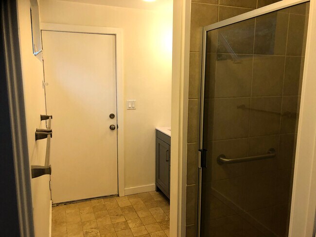 Bathroom - 4360 Stewart Ave