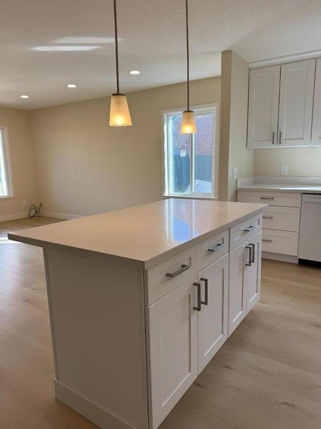 Building Photo - 277 Kirk Ave