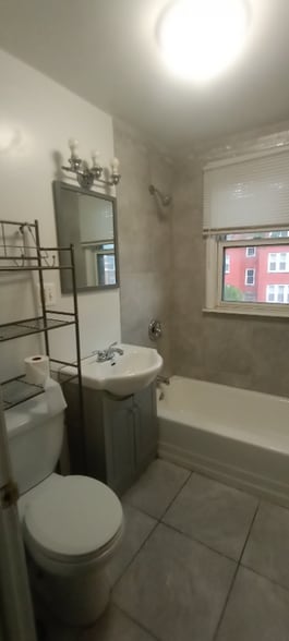 Building Photo - 7356 S Perry Ave