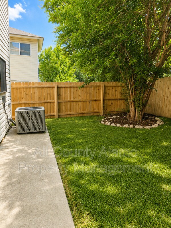 Building Photo - 9023 Mountain Field Dr