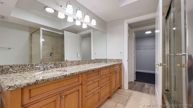 Building Photo - 4241 N Ocean Dr