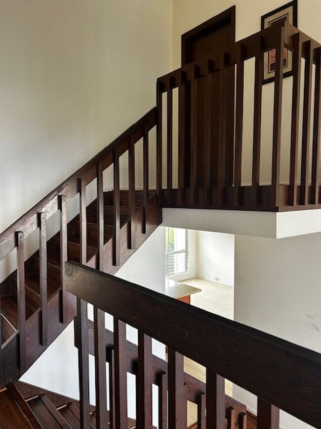Building Photo - Available now -Mariner's Ridge 4 bedroom /...