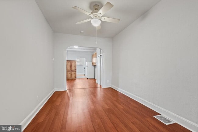 Building Photo - 733 S Conkling St