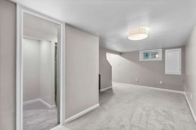 Building Photo - 3 Bed 3 Bath - Bethesda Colonial - Move-In...