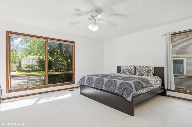 Building Photo - 6610 Pinehurst Ct