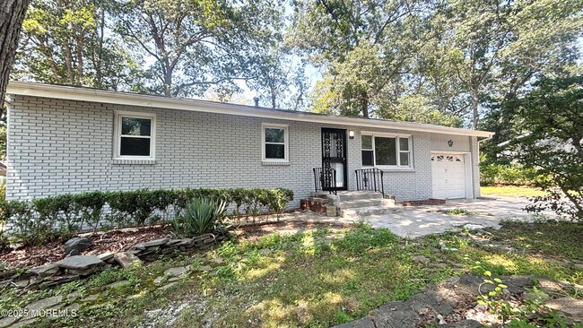 Primary Photo - 3121 Richmond Ave