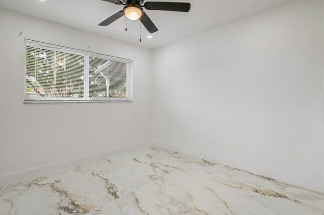 Building Photo - 701 Florida Mango Rd