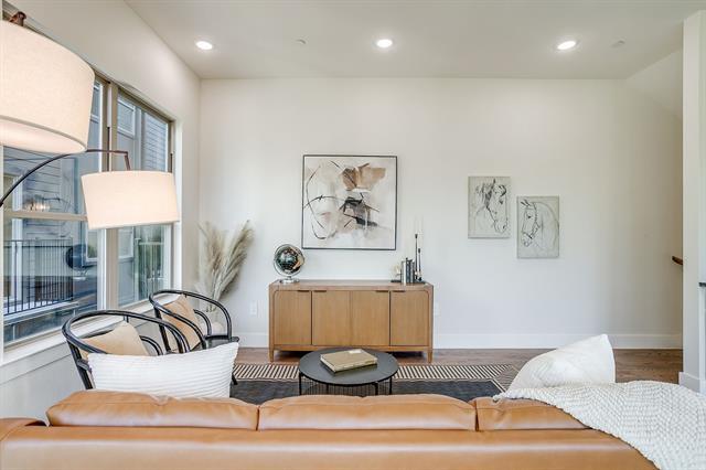 Building Photo - 302 Foch St