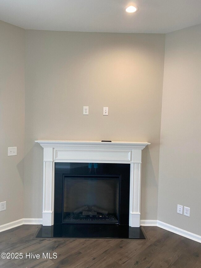 Building Photo - 620 Moonstone Ct