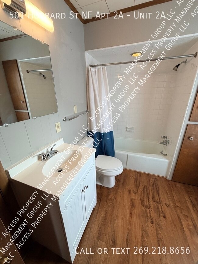 Building Photo - 501 Hubbard St NE