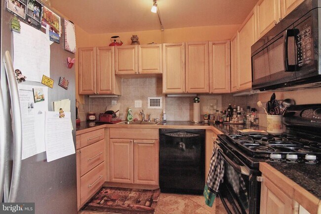Building Photo - 4515 Willard Ave