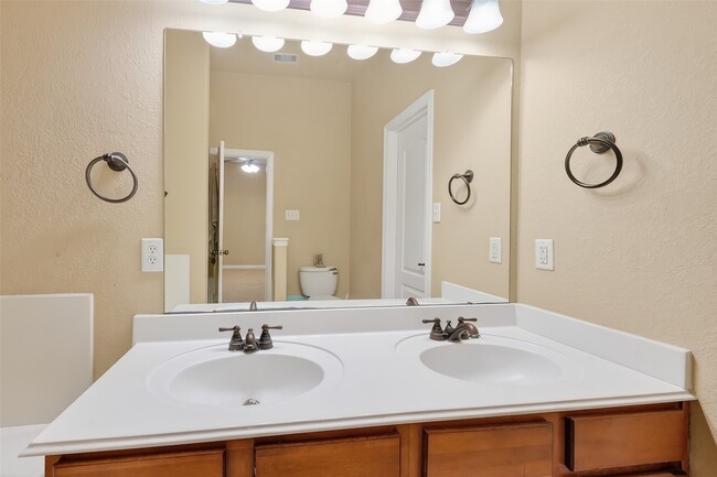 Building Photo - 7002 Casita Dr