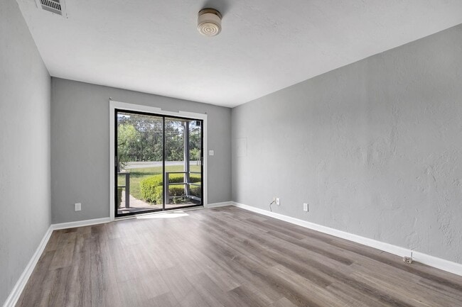 Building Photo - 27 Sierra Rd