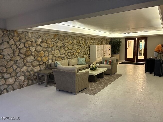 Building Photo - 1977 Gulf Shore Blvd N