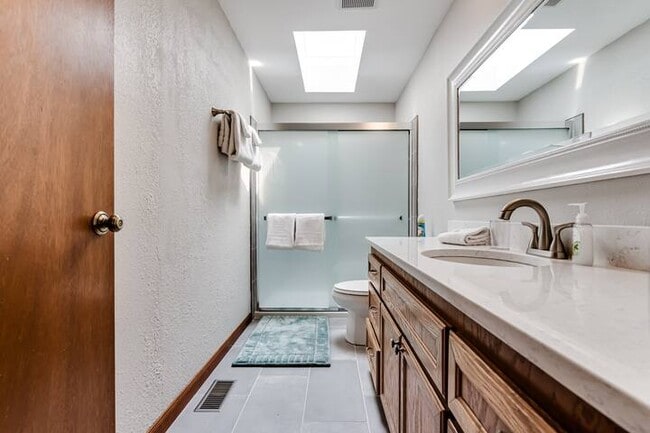 Building Photo - 2644 Willona Dr