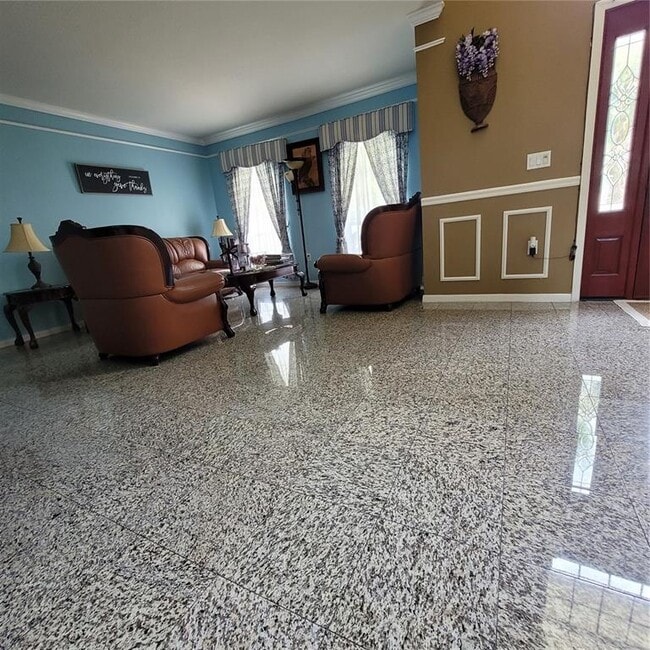 Building Photo - 4124 SW 33rd St