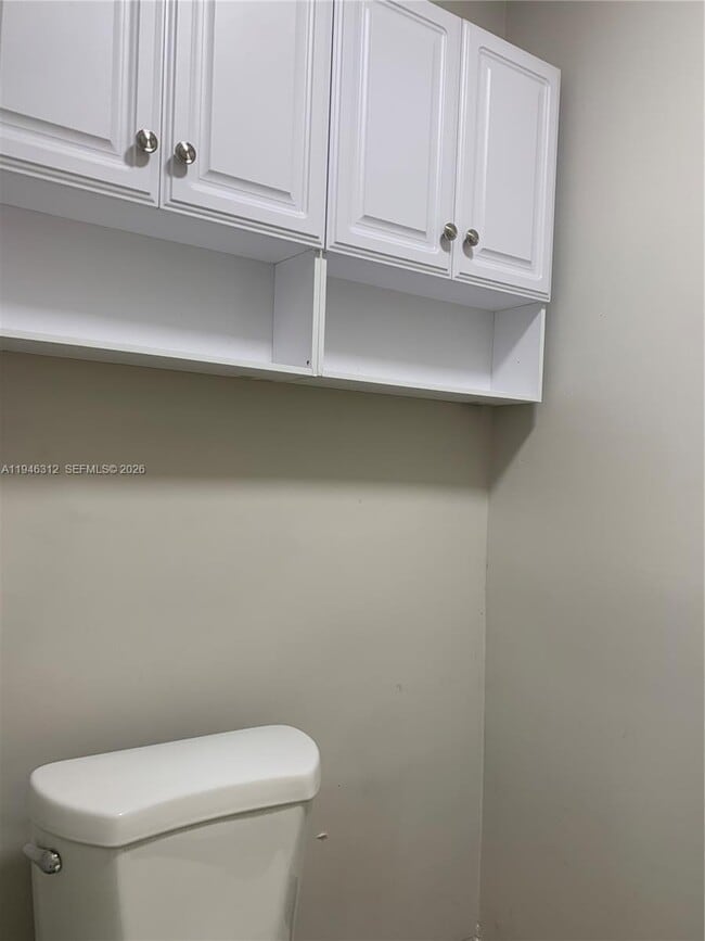 Building Photo - 821 SW 29th Ct