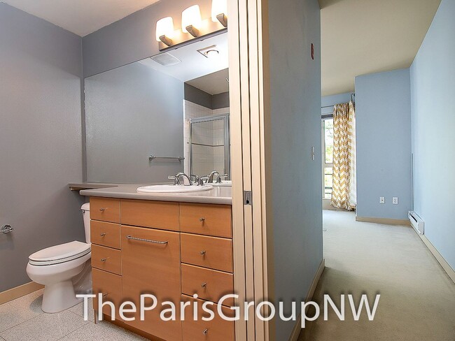 Building Photo - Exceptional Capitol Hill 972sf 2BR *Free G...