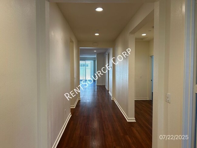 Building Photo - 45051 Marbella St