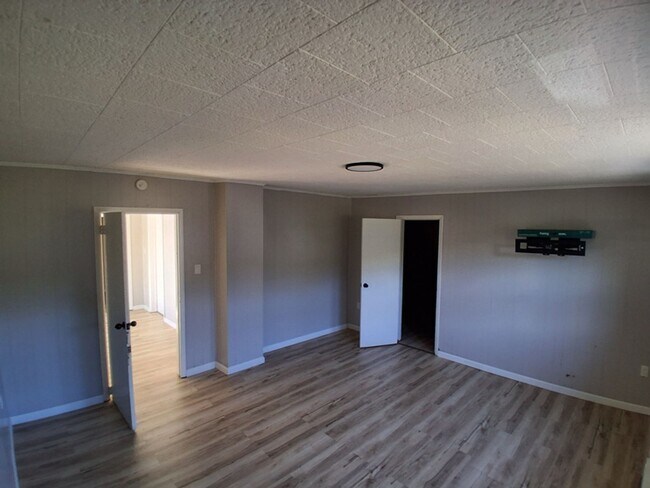 Building Photo - 65-67 Railroad Street