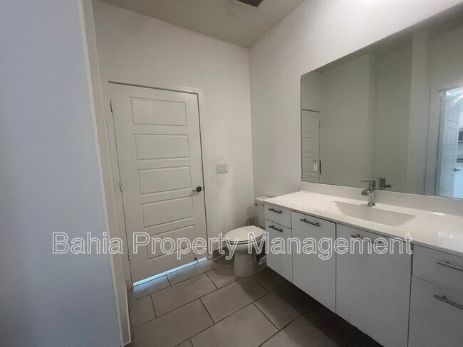 Building Photo - 4636 NW 84th Ave