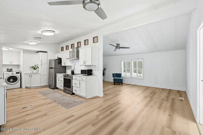 Building Photo - 264 Seabreeze Dr