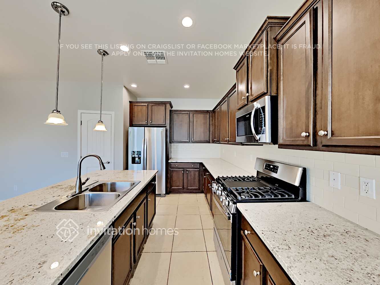 Building Photo - 2713 S Valle Verde