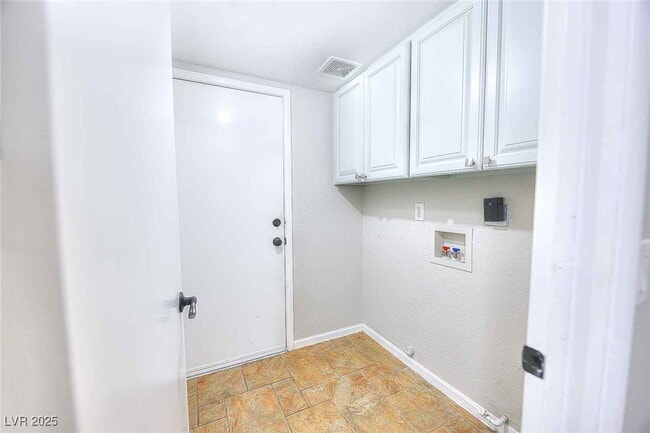 Building Photo - 1411 Bareback Ct