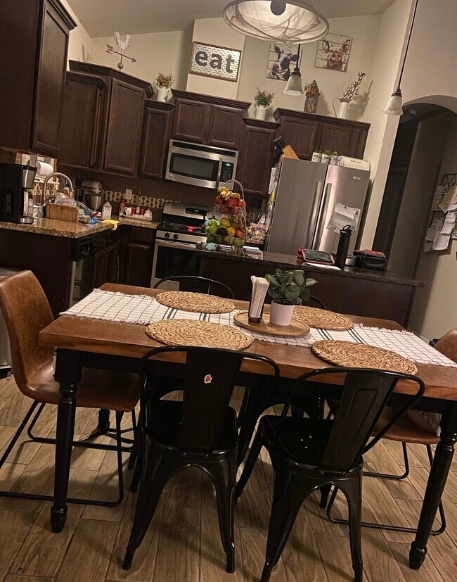 Building Photo - 1133 Montera Rd