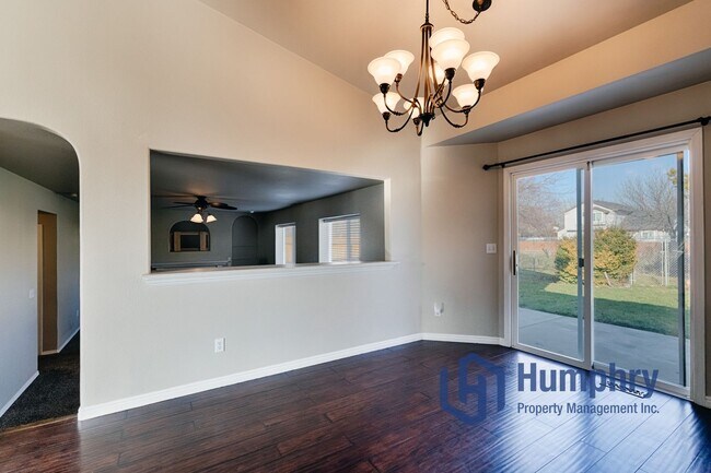 Building Photo - Beautiful home located just minutes from Settler's Park!