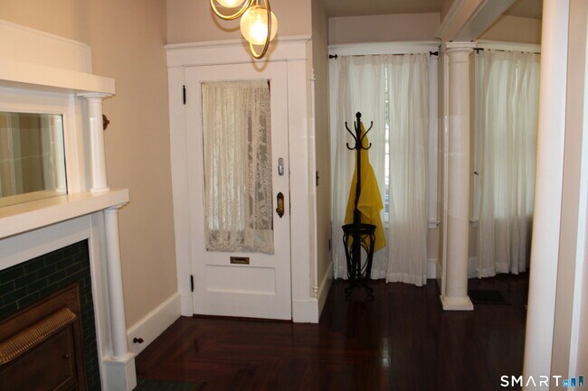 Building Photo - 44 Brownell St