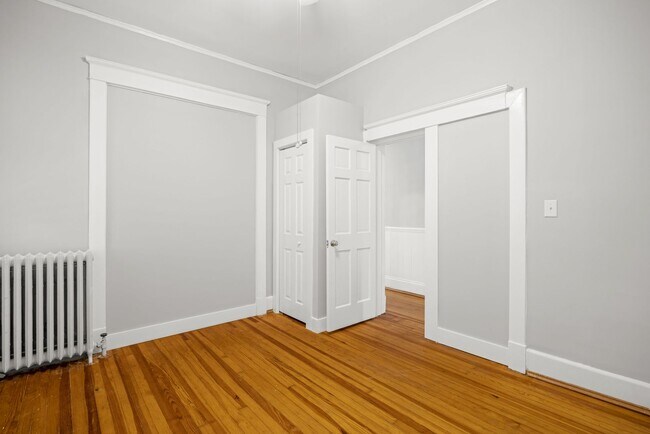 Building Photo - 1721 Hanover Ave