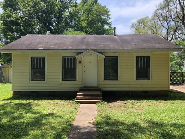 Primary Photo - ****JUST REDUCED****495 Woodruff St. Court...
