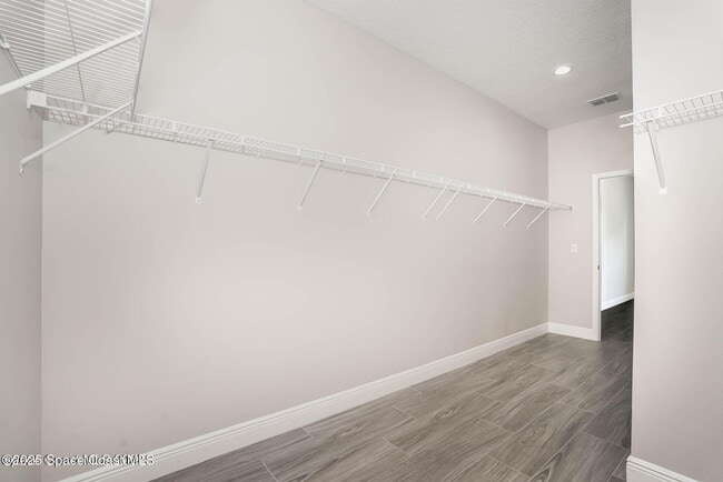 Building Photo - 2281 Ramsdale Dr SE