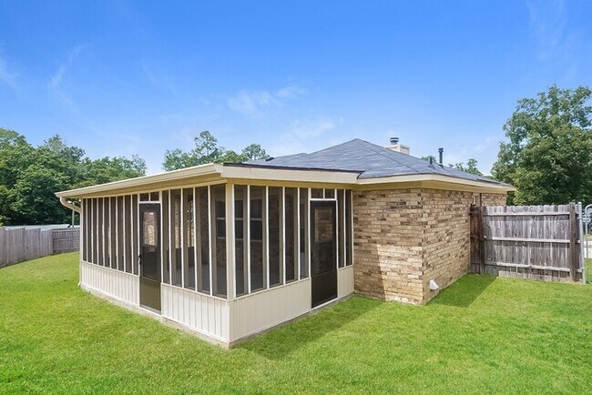 Building Photo - Lovely 3 Bedroom in Hephzibah, GA!