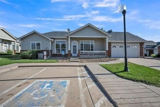 Building Photo - 3209 E 102nd Pl