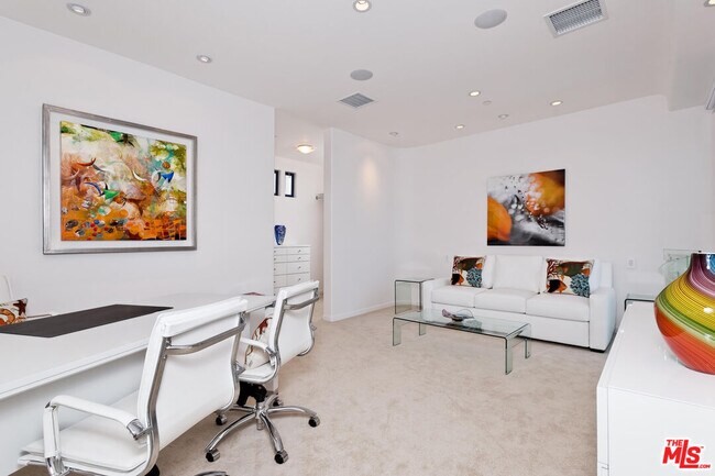 Building Photo - 27082 Malibu Cove Colony Dr