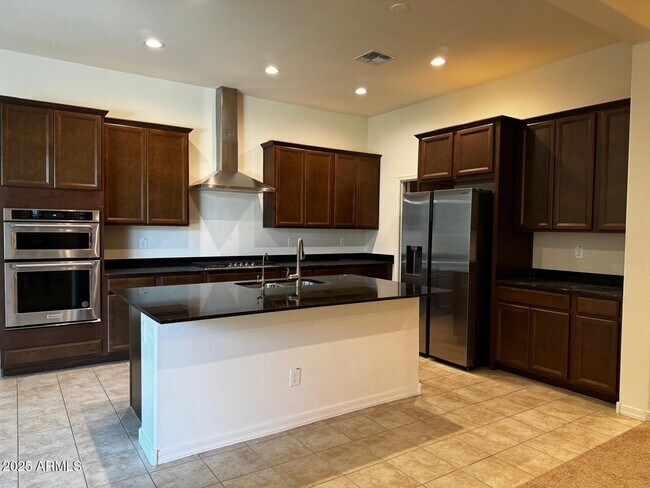 Building Photo - 5526 N 107th Ln