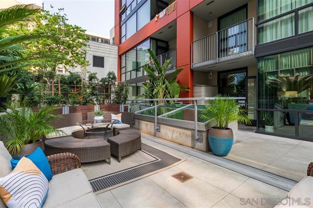 Expansive patio - 350 11th Ave
