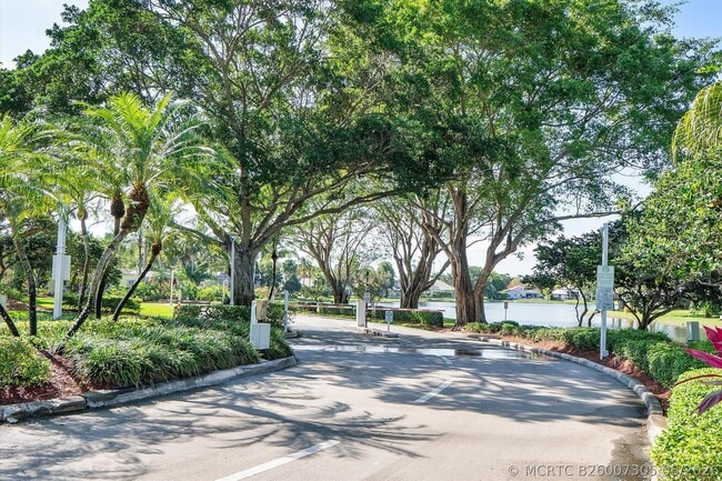 Building Photo - 2013 Harbor View Cir