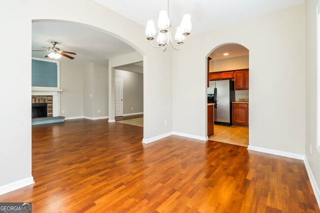 Building Photo - 6682 Silk Tree Pointe