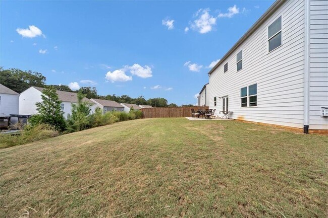 Building Photo - 167 Fernbrook Trl