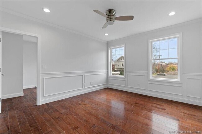 Building Photo - 1091 Whalley Ave