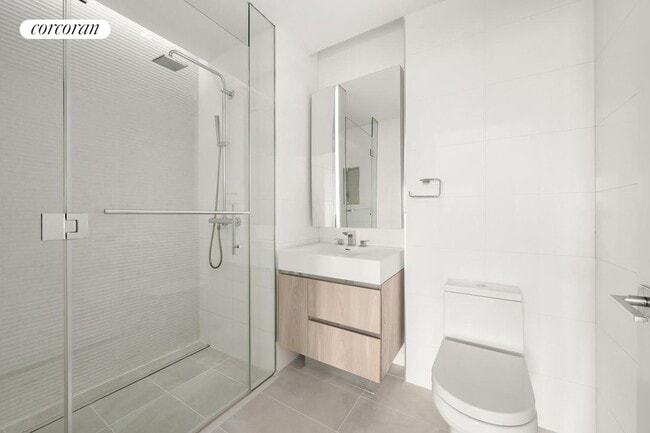 Building Photo - 555 W 43rd St