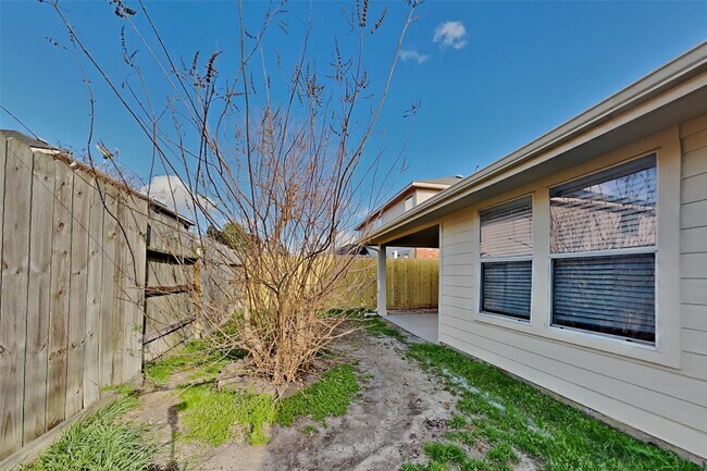 Building Photo - 17210 Brookhollow Trace Ct