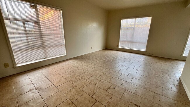 Building Photo - 5105 Danny Dr