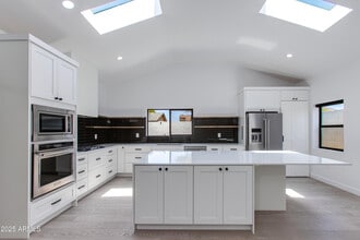 Building Photo - 4246 E Mulberry Dr